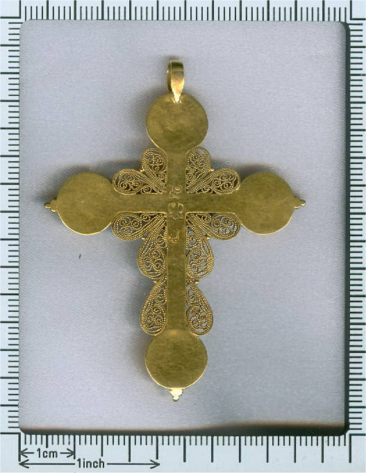 18th Century French cross in filigree gold with good readable hallmarks (image 3 of 5)